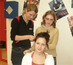 Arbeiten mit einer Friseurin Arbeiten mit einer Friseurin